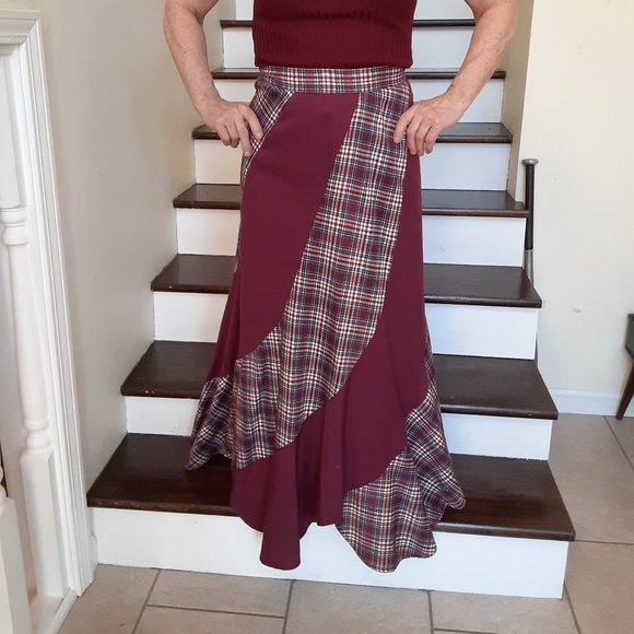 Dresses & Skirts - maxi skirt vintage 1970's swirl